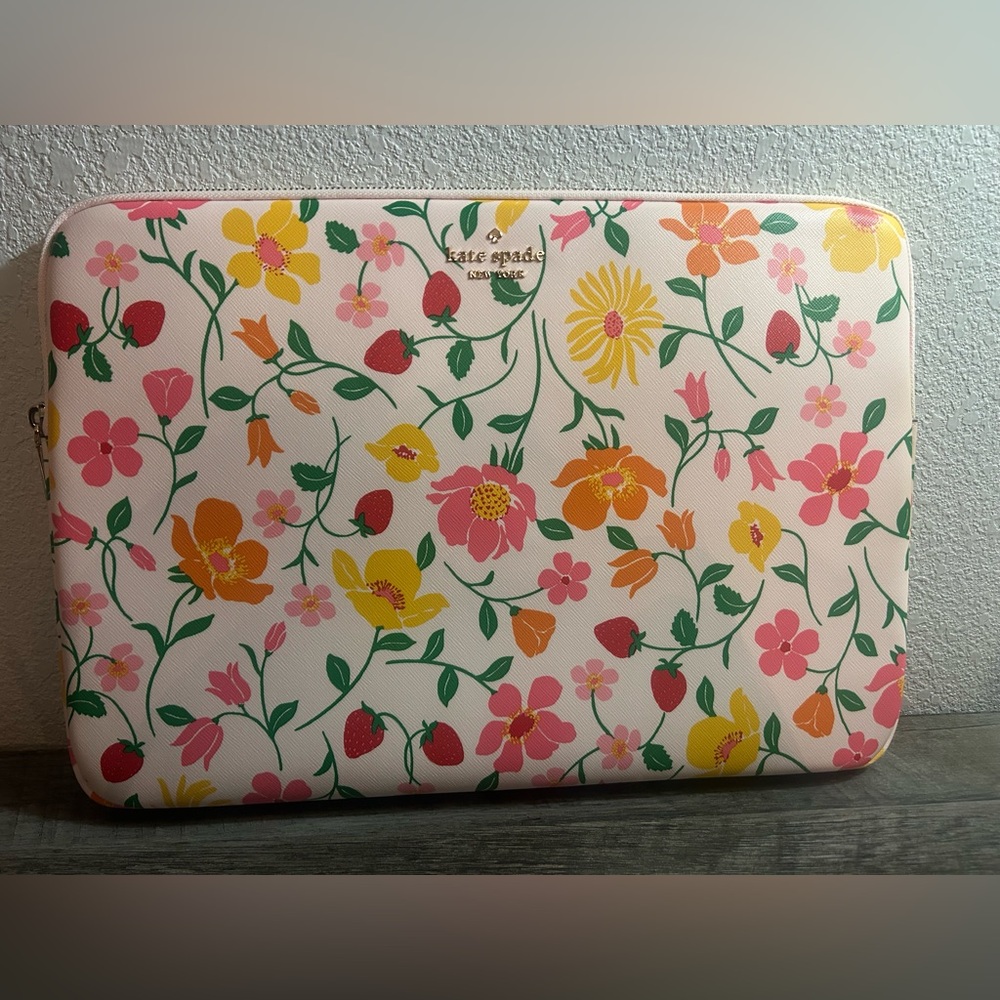 Kate Spade strawberry laptop sleeve NWT